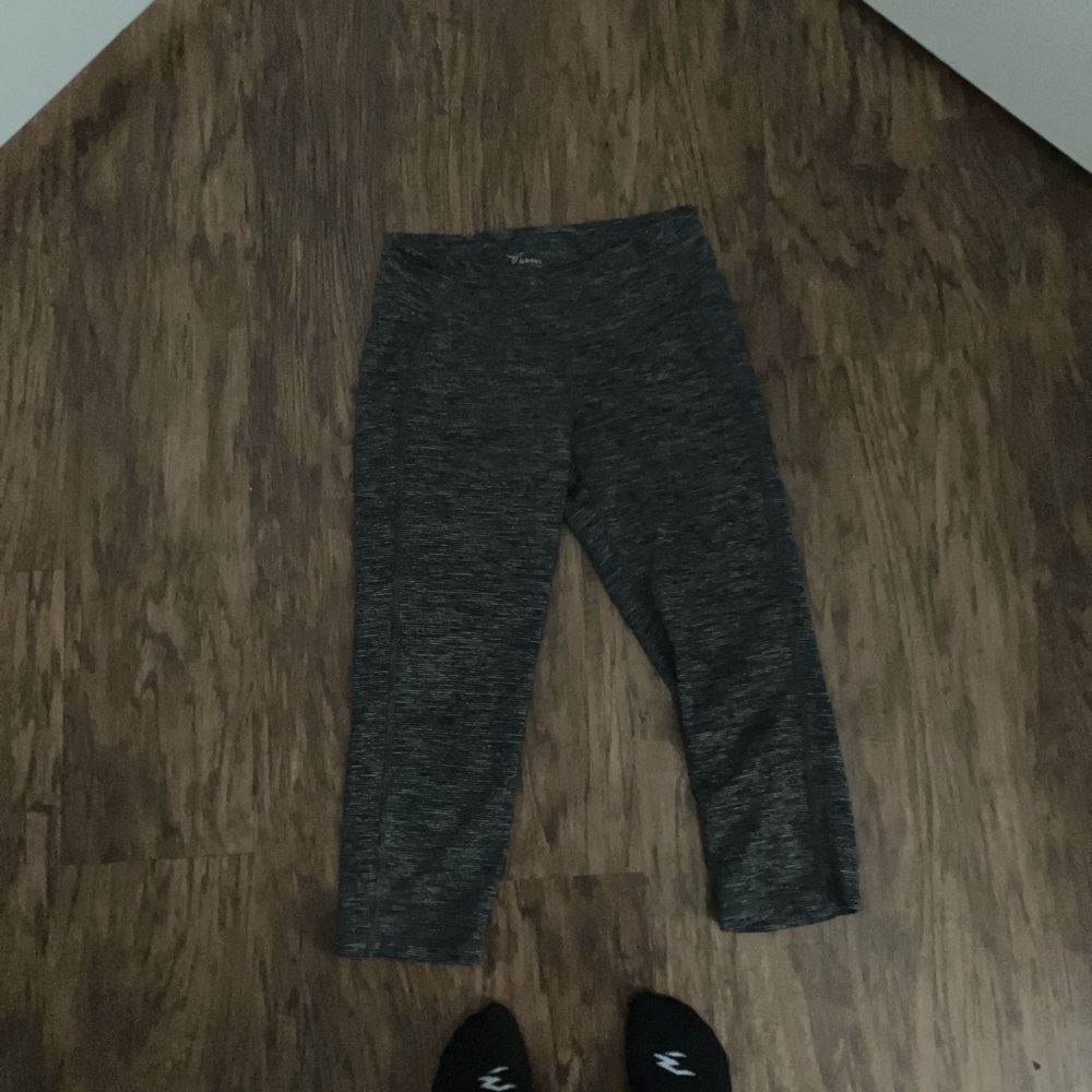 Old Navy Gray Leggings Cropped Knit Pants